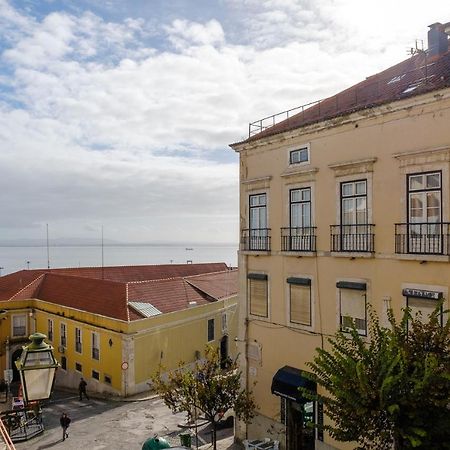Colourful Alfama Apartment Lisbon Luaran gambar
