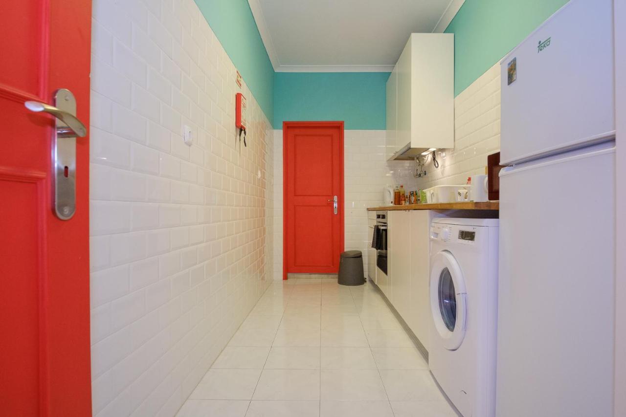 Colourful Alfama Apartment Lisbon Luaran gambar